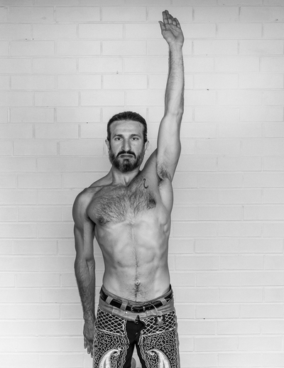 Alternate arm stretch left