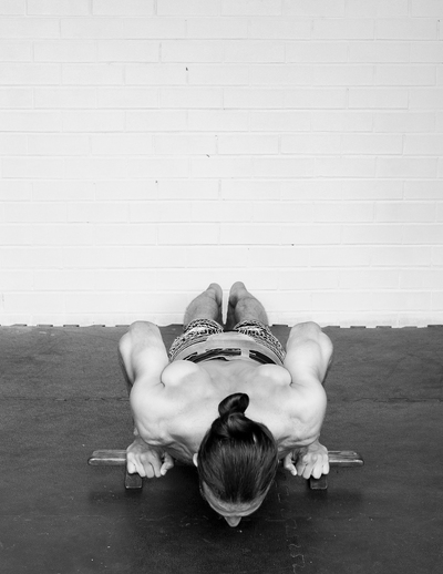 Shena keshide - stretch push-ups transition posture front view